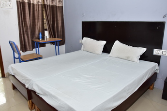 HelloWorld Finch srp image