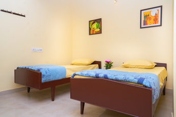 HelloWorld Adorn srp image