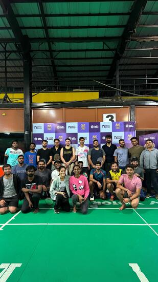 Keeping the game moving. 🏸