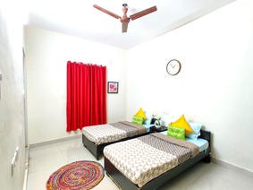 HelloWorld Naayaab — photo 1 of 1