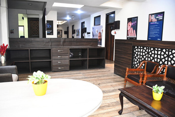 HelloWorld GolfCourseRoad srp image